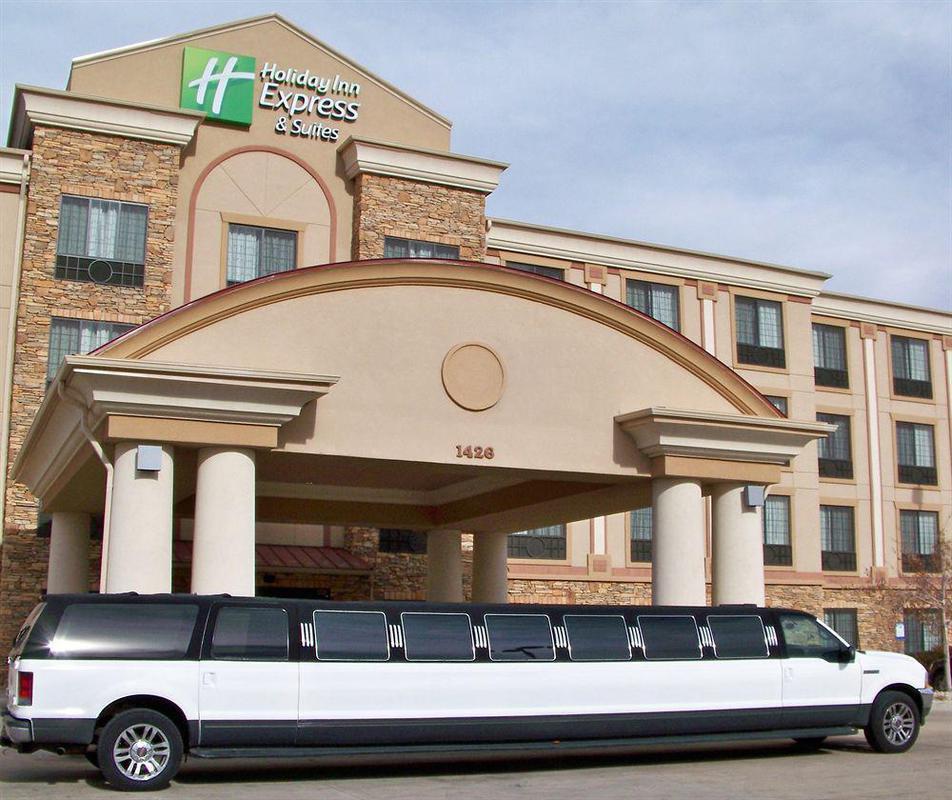 Holiday Inn Express Hotel & Suites Fort Collins By Ihg Bagian luar foto