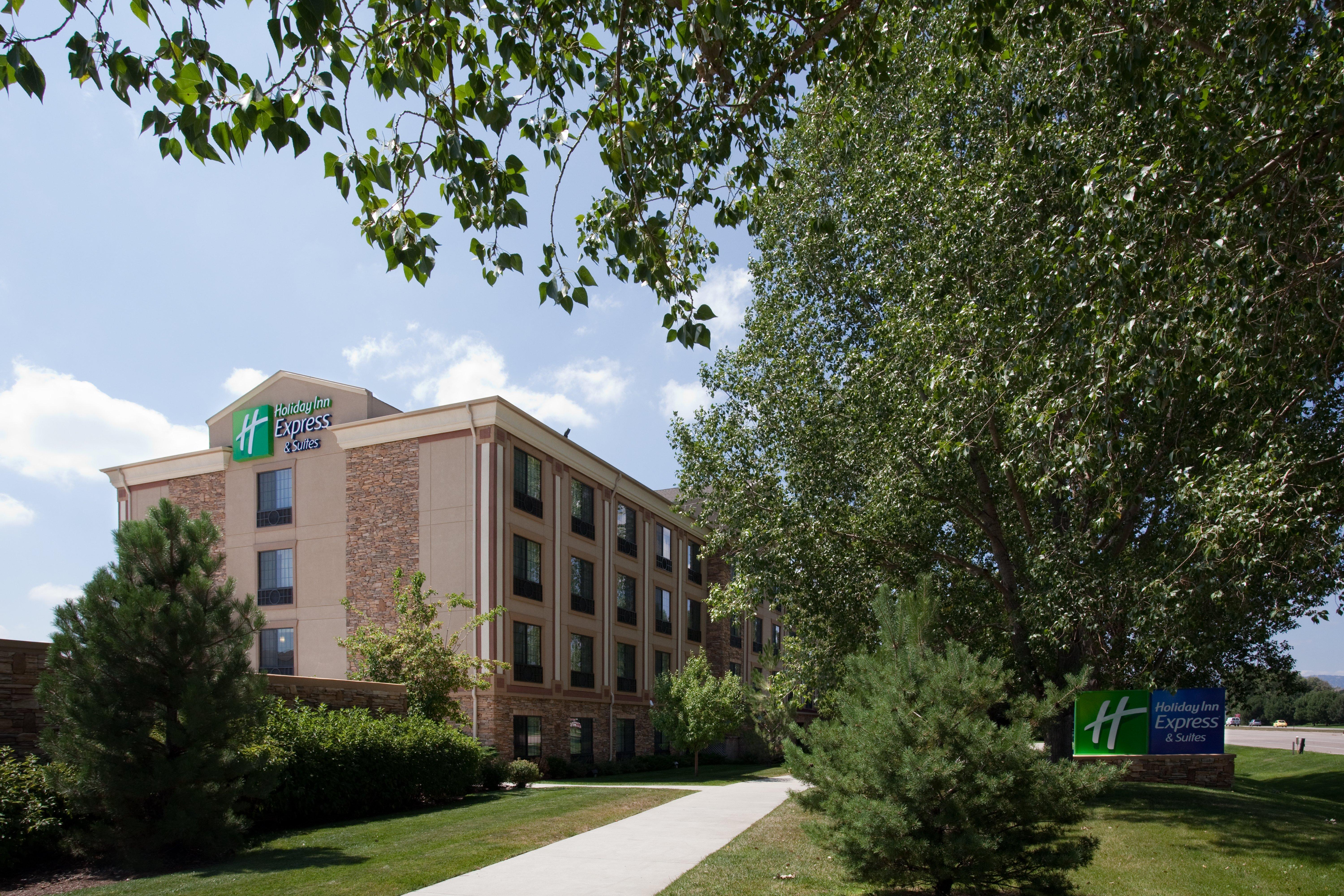 Holiday Inn Express Hotel & Suites Fort Collins By Ihg Bagian luar foto