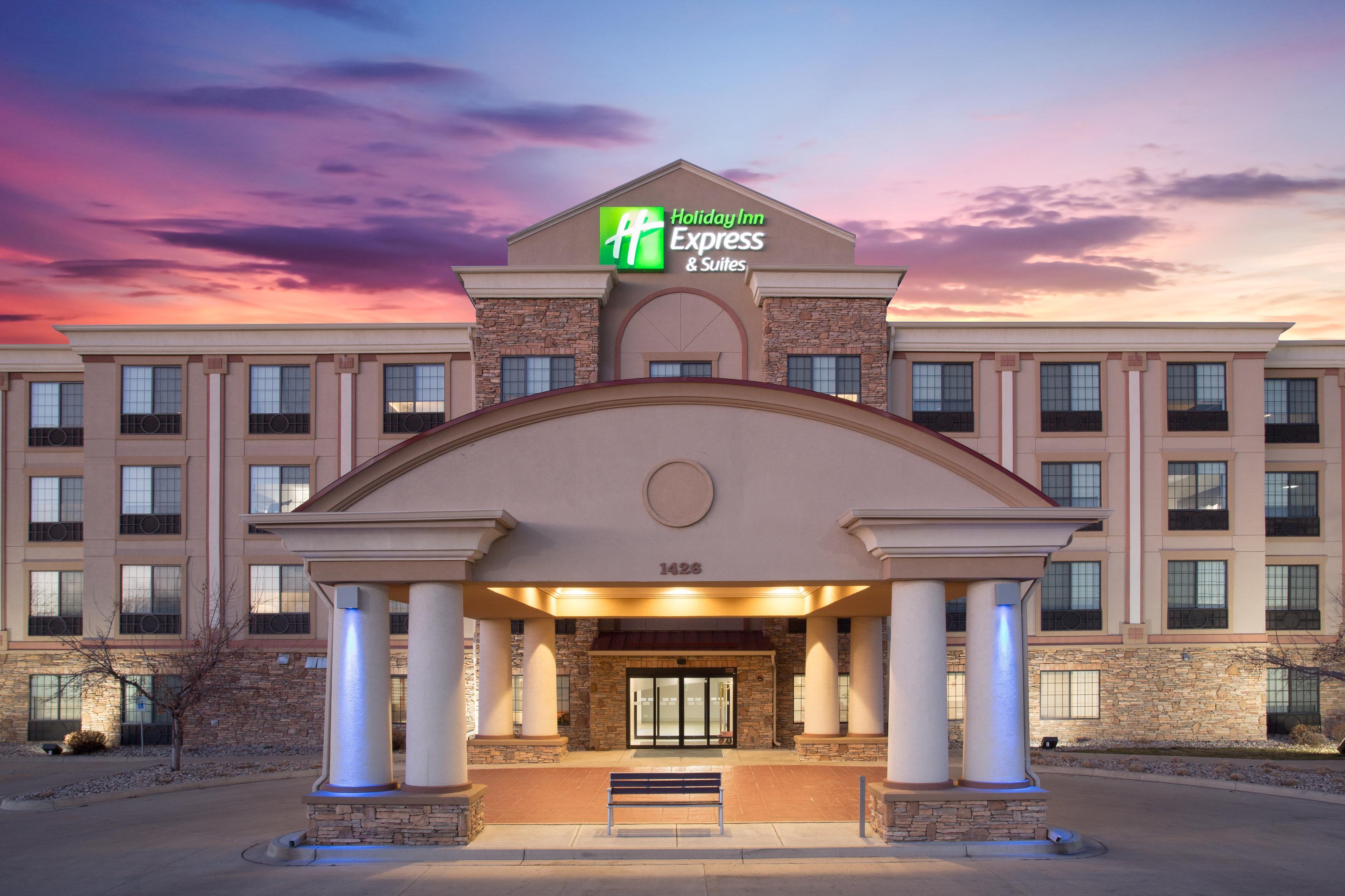 Holiday Inn Express Hotel & Suites Fort Collins By Ihg Bagian luar foto