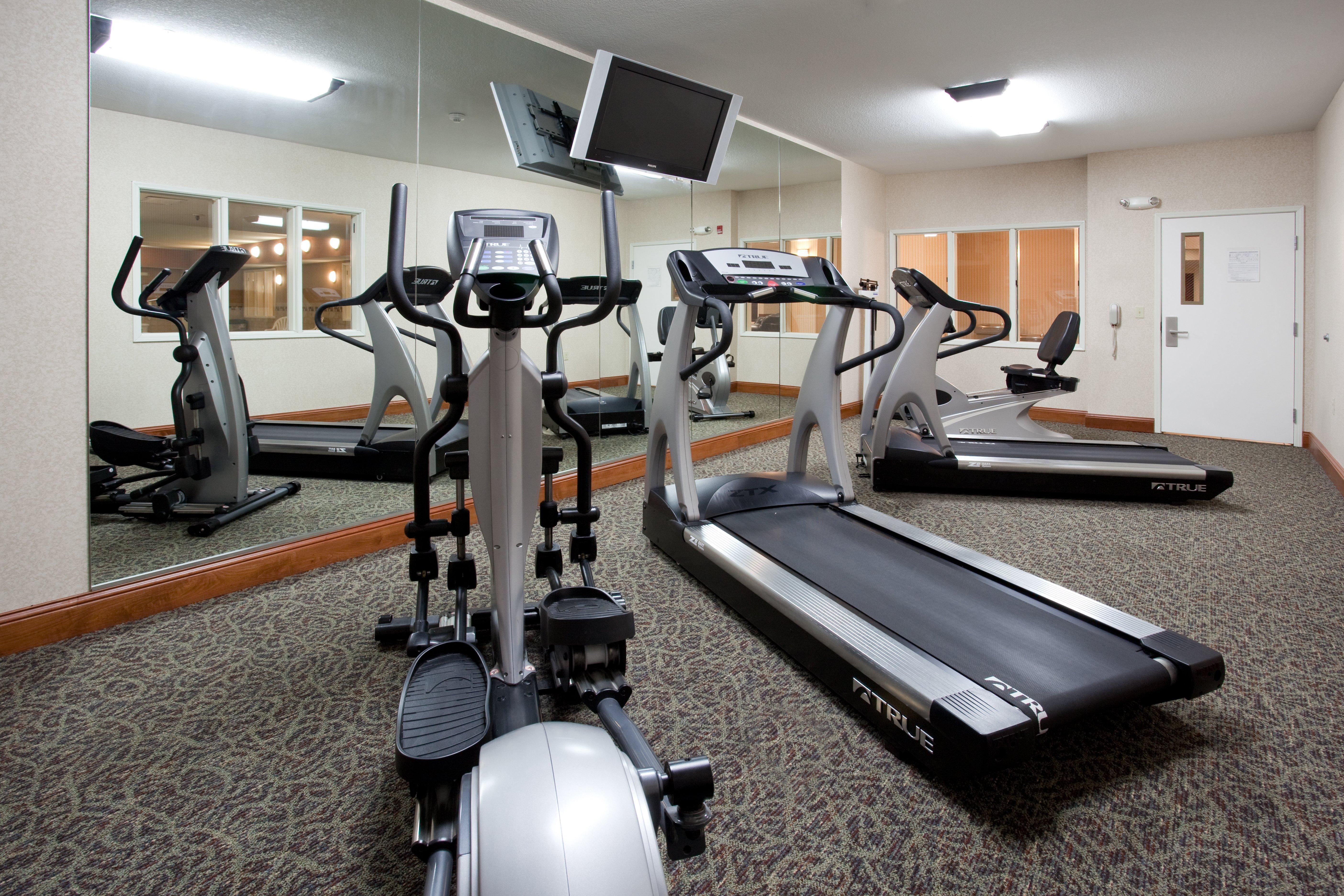 Holiday Inn Express Hotel & Suites Fort Collins By Ihg Bagian luar foto