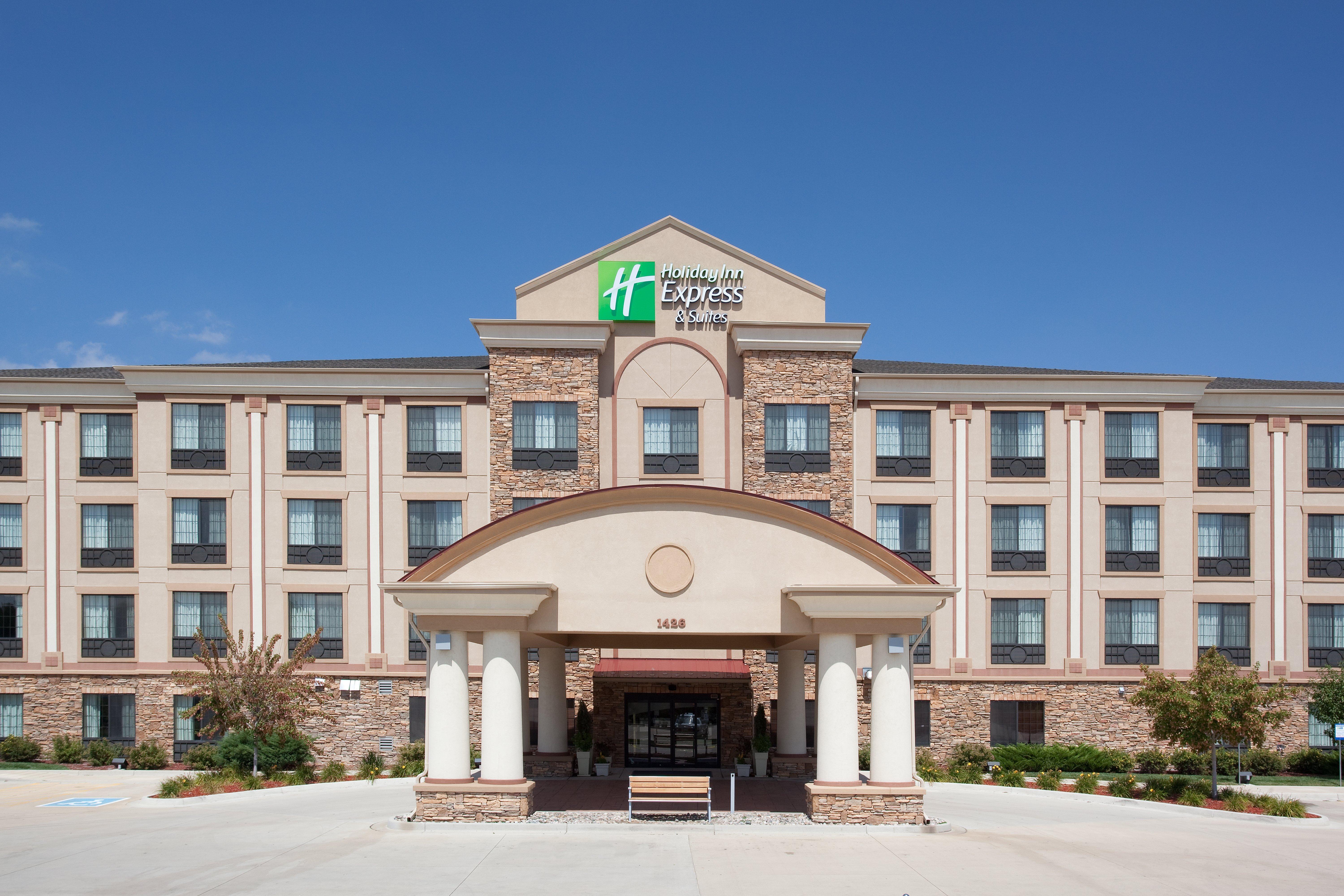 Holiday Inn Express Hotel & Suites Fort Collins By Ihg Bagian luar foto