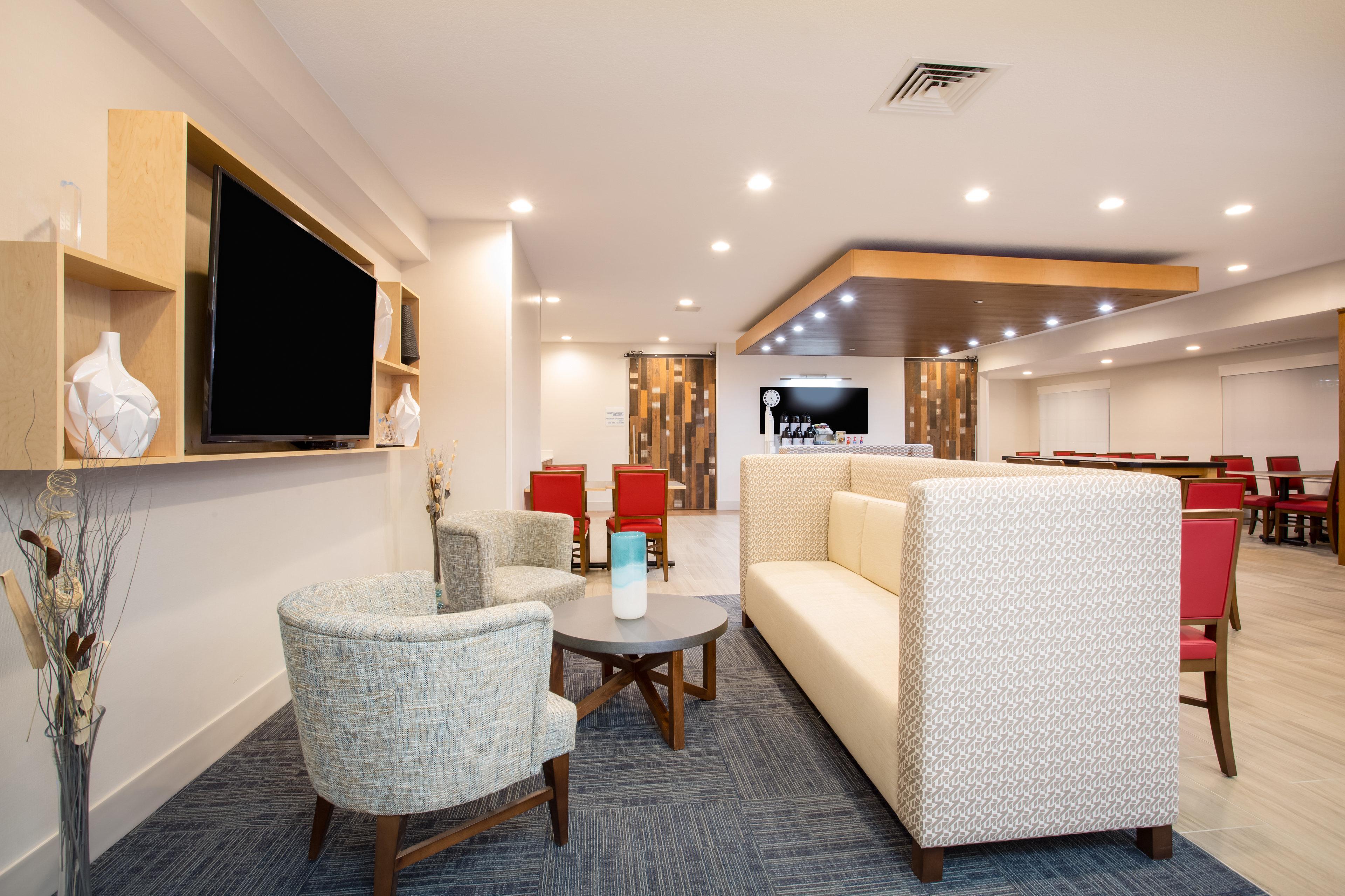 Holiday Inn Express Hotel & Suites Fort Collins By Ihg Bagian luar foto