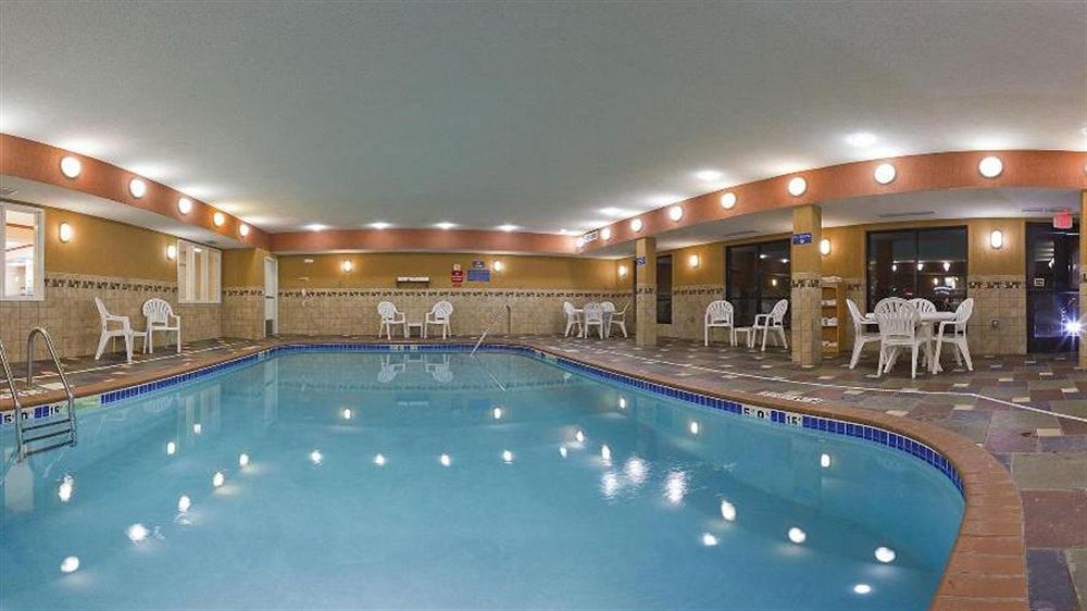 Holiday Inn Express Hotel & Suites Fort Collins By Ihg Bagian luar foto