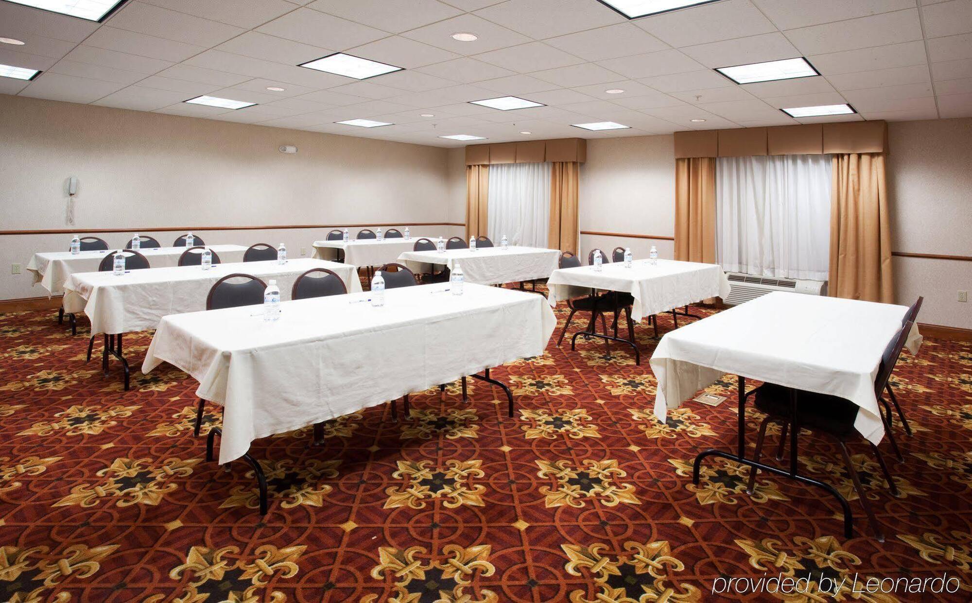 Holiday Inn Express Hotel & Suites Fort Collins By Ihg Bagian luar foto